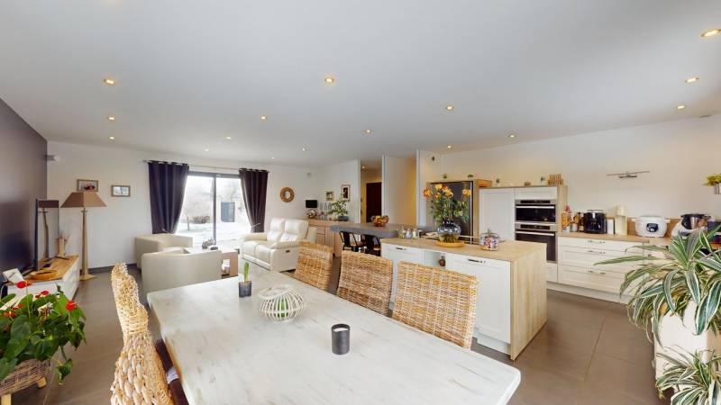 A VENDRE MAISON T5 DE PLAIN-PIED SITUÉE À AVIRON