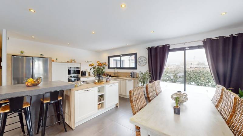 A VENDRE MAISON T5 DE PLAIN-PIED SITUÉE À AVIRON