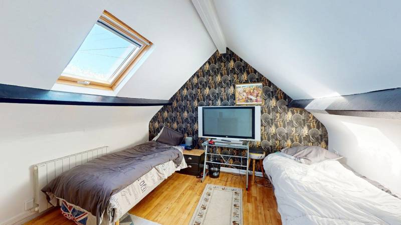 MAISON PROCHE ÉCOLES BUS ET COMMERCES