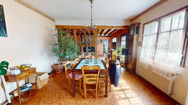 Longère de type F6 située à SACQUENVILLE 27930