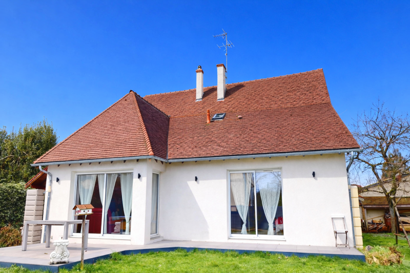 MAISON FAMILIALE 155 M² AVEC SUITE PARENTALE JARDIN TERRASSES GARAGE SAINT MICHEL EVREUX