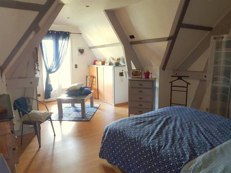 MAISON AVEC UN GRAND JARDIN - T5 - AMFREVILLE SUR ITON (27400)