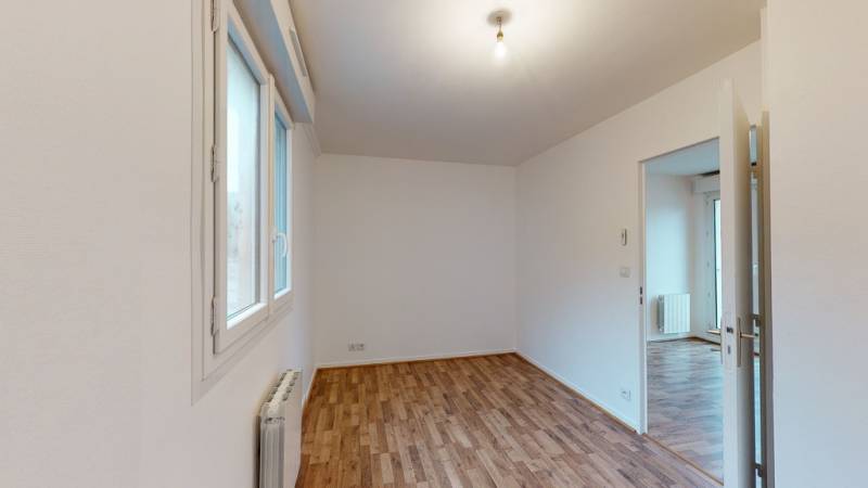 APPARTEMENT - TYPE 2 - EVREUX quartier Saint-Michel (27000)