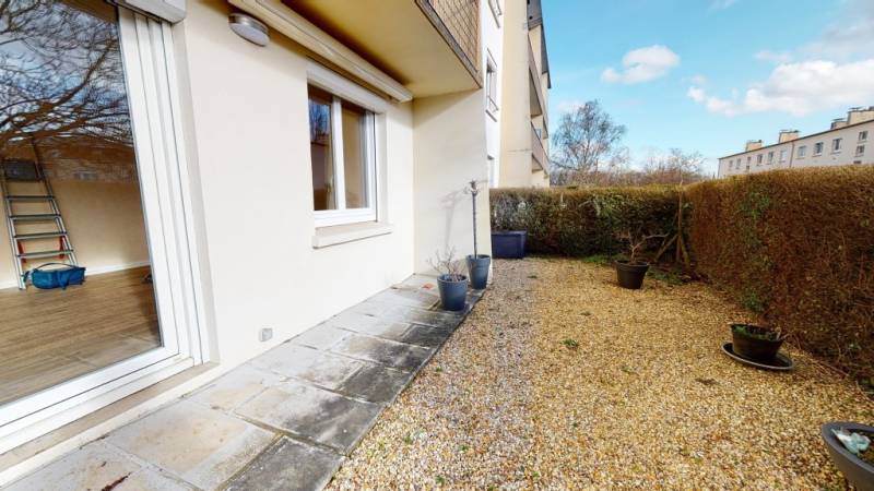A VENDRE APPARTEMENT F3 EN REZ DE JARDIN