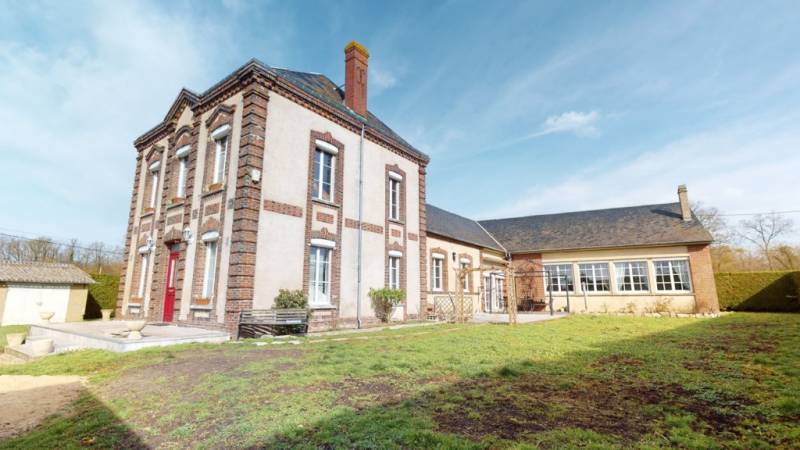 GRANDE MAISON DE CAMPAGNE - T9 - PROCHE EVREUX (27000)