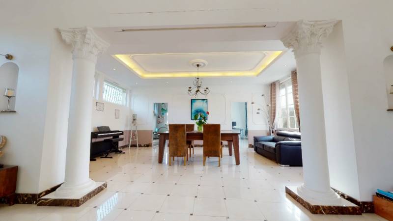 GRANDE MAISON DE CAMPAGNE - T9 - PROCHE EVREUX (27000)