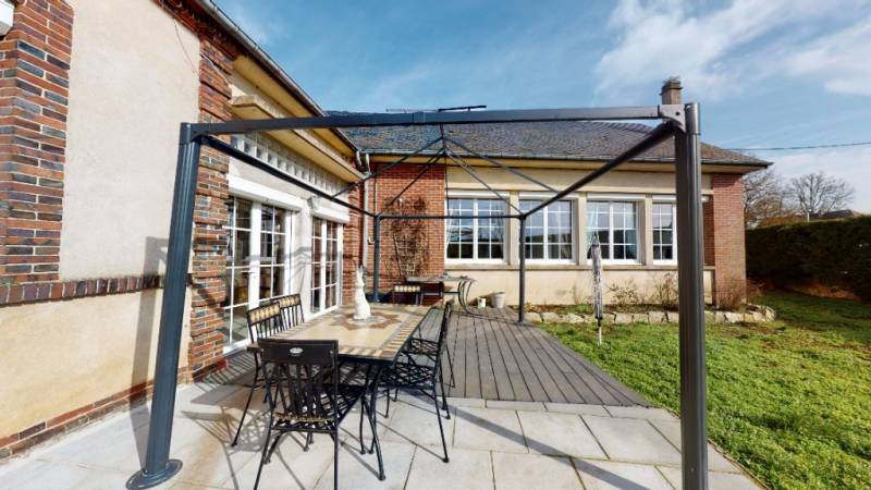 GRANDE MAISON DE CAMPAGNE - T9 - PROCHE EVREUX (27000)