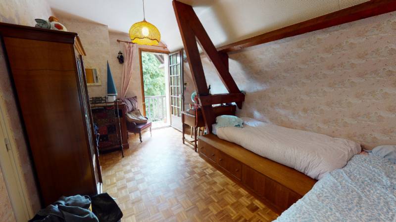 MAISON AU CALME - T7 - LES-BAUX-SAINT-CROIX (27180)