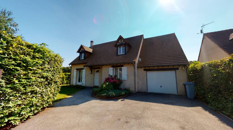 MAISON MEUBLEE - F7 DE 136M² - EVREUX