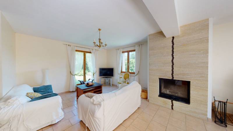 MAISON MEUBLEE - F7 DE 136M² - EVREUX