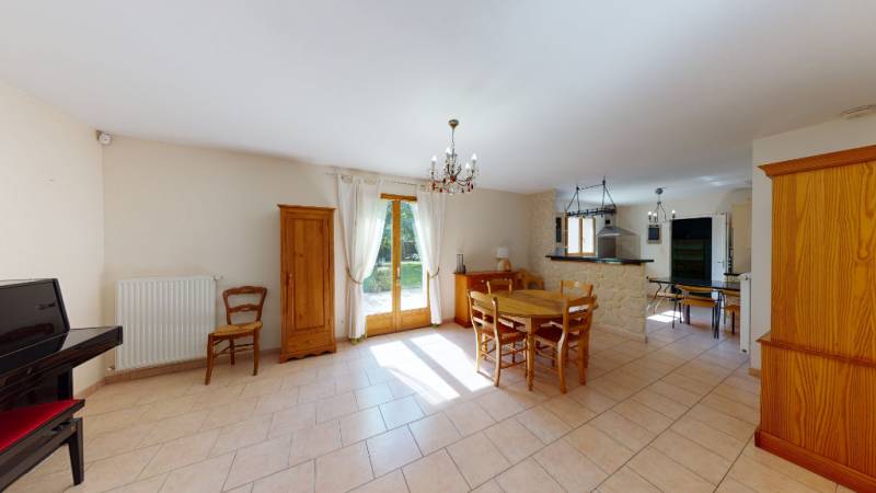 MAISON MEUBLEE - F7 DE 136M² - EVREUX