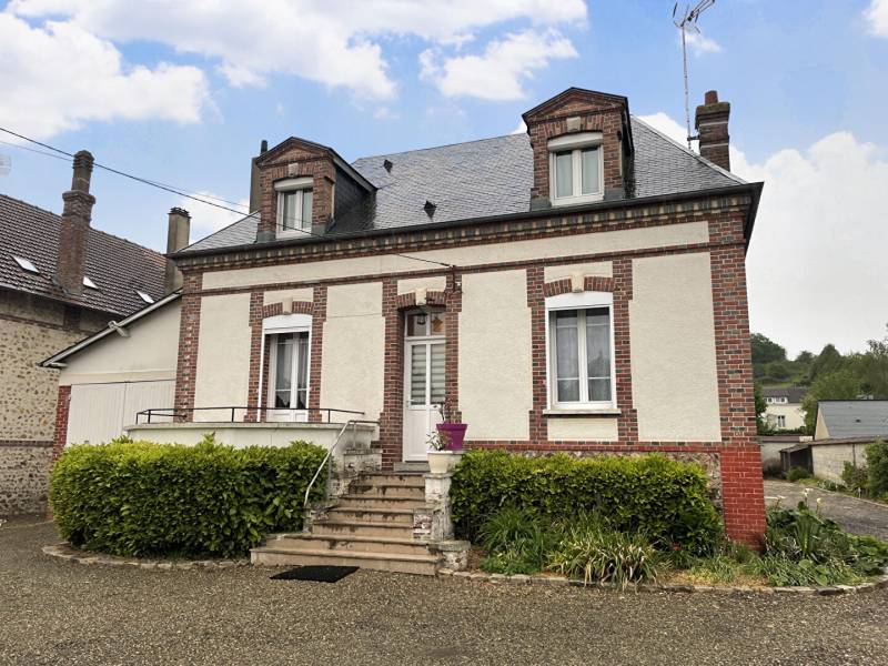 MAISON 6 PIÈCES AU CALME - EN TRÈS BON ÉTAT GÉNÉRAL