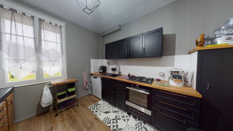 MAISON 6 PIÈCES AU CALME - EN TRÈS BON ÉTAT GÉNÉRAL