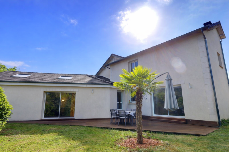 MAISON IDÉALE FAMILLE AVEC 4 CHAMBRES, GRANDES PIÈCES DE VIE ET JARDIN DANS QUARTIER RECHERCHÉ