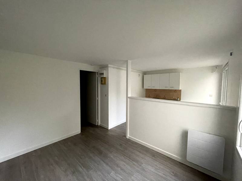 APPARTEMENT - TYPE 1 Bis - EVREUX quartier du Bel Ebat (27000)