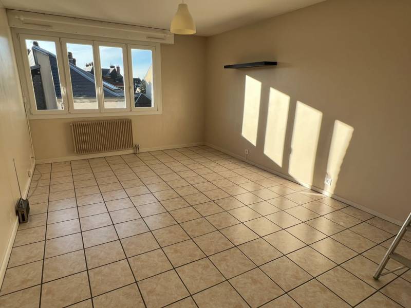 APPARTEMENT - TYPE 1 bis - EVREUX centre ville (27000)
