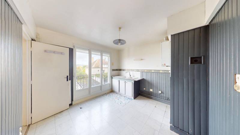 APPARTEMENT T3 AVEC BALCON - ÉVREUX