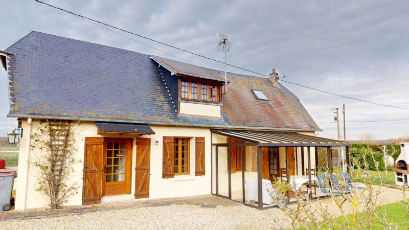 A VENDRE MAISON T4 AVEC 3 CHAMBRES SITUÉE A CONCHES-EN-OUCHE SUR LA ROUTE DE BERNAY