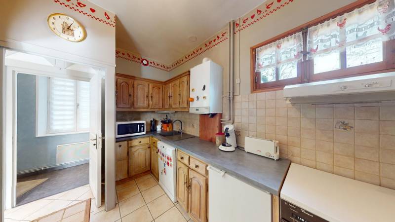 A VENDRE MAISON T4 AVEC 3 CHAMBRES SITUÉE A CONCHES-EN-OUCHE SUR LA ROUTE DE BERNAY