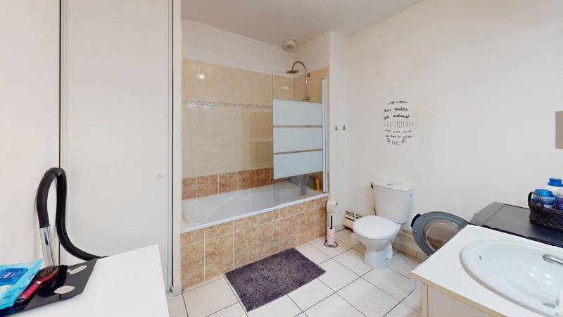 A VENDRE APPARTEMENT T2 À EVREUX DANS LA QUARTIER DE SAINT-MICHEL