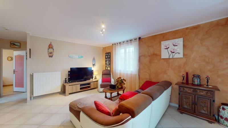 Maison de plain-pied 5 pièces de 88 m² avec grand terrain à vendre à Cierrey au calme près d’Évreux