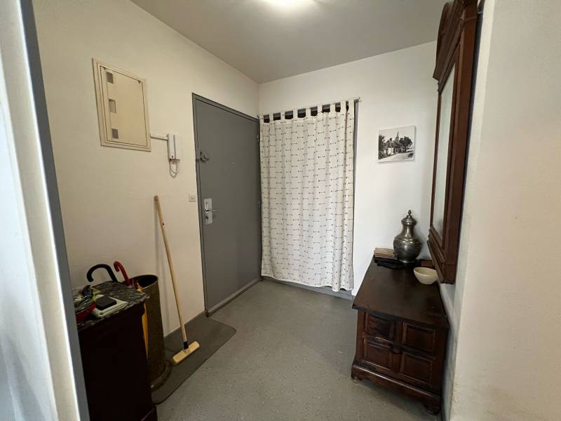 Appartement F3 avec rez-de-jardin à vendre à Évreux – Quartier Navarre, proche gare et commerces