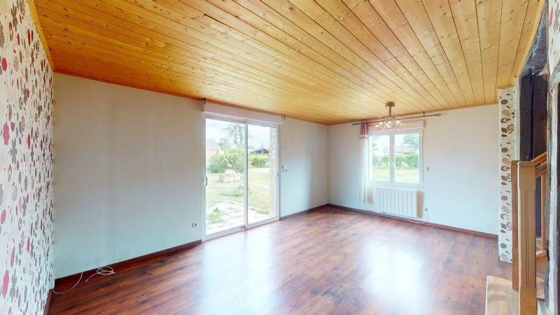 Longère normande de 66m² avec dépendance et grand terrain arboré à vendre à Orvaux, Le Val Doré