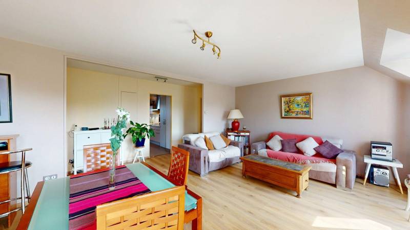 Appartement T5 à vendre – Évreux Saint-Michel – 105 m², 4 chambres, 2 parkings, ascenseur