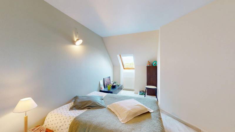 Appartement T5 à vendre – Évreux Saint-Michel – 105 m², 4 chambres, 2 parkings, ascenseur