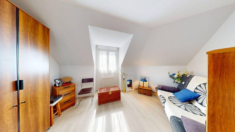 Appartement T5 à vendre – Évreux Saint-Michel – 105 m², 4 chambres, 2 parkings, ascenseur