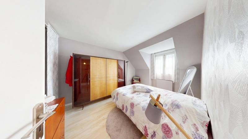 Appartement T5 à vendre – Évreux Saint-Michel – 105 m², 4 chambres, 2 parkings, ascenseur