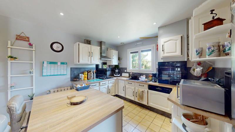 Maison T5 à vendre à AVIRON