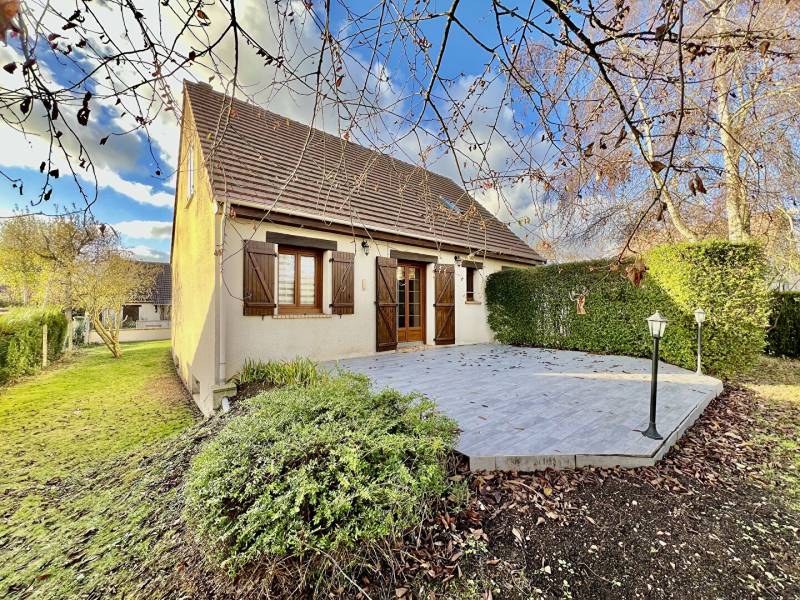 Maison à louer - quartier Saint Michel à EVREUX -4 chambres - jardin - sous sol