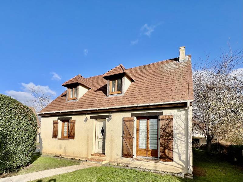 Maison à louer - quartier Saint Michel à EVREUX -4 chambres - jardin - sous sol