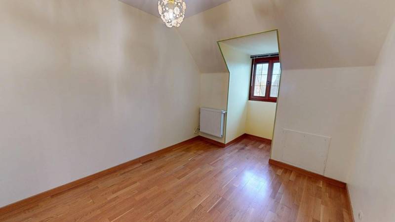 Maison à louer - quartier Saint Michel à EVREUX -4 chambres - jardin - sous sol