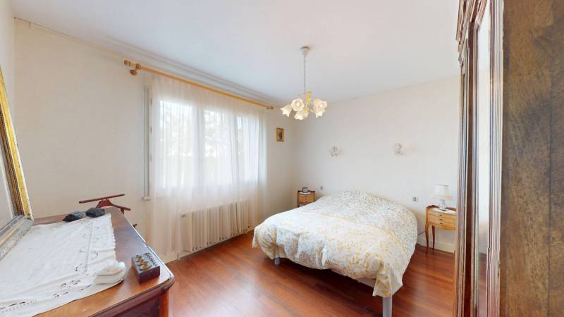 MAISON SPACIEUSE ET LUMINEUSE IDÉALE FAMILLE, VIE DE PLAIN-PIED, GRAND JARDIN ARBORÉ