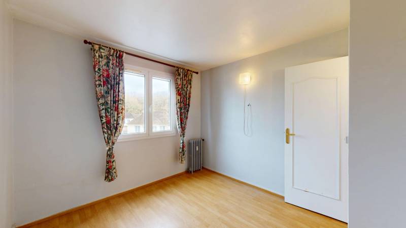 A VENDRE APPARTEMENT T4 - EVREUX QUARTIER SAINT MICHEL