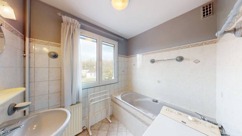 A VENDRE APPARTEMENT T4 - EVREUX QUARTIER SAINT MICHEL