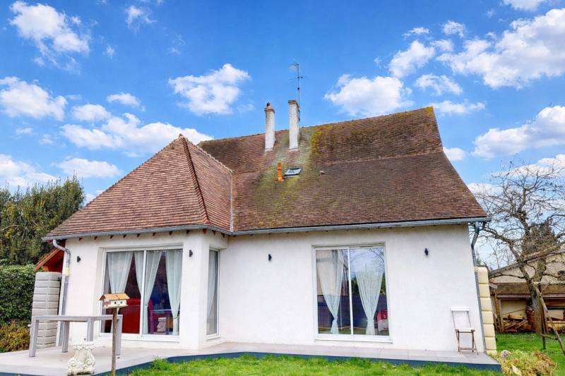 MAISON FAMILIALE 155 M² AVEC SUITE PARENTALE JARDIN TERRASSES GARAGE SAINT MICHEL EVREUX