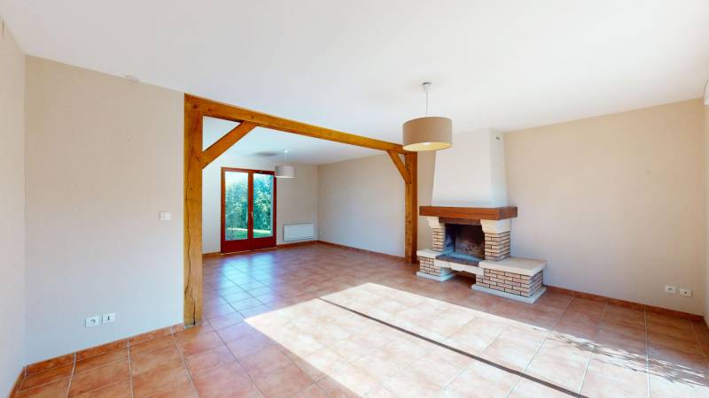 MAISON FAMILIALE T5 DE 109 M² AVEC DOUBLE GARAGE ET GRAND JARDIN À SACQUENVILLE