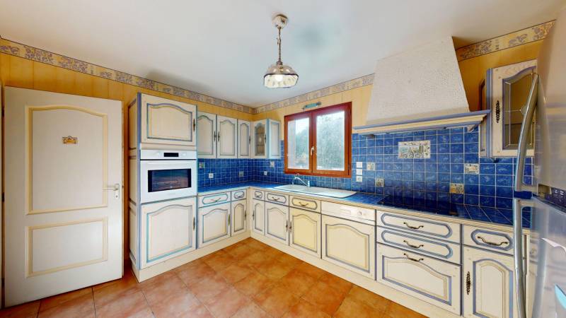 MAISON FAMILIALE T5 DE 109 M² AVEC DOUBLE GARAGE ET GRAND JARDIN À SACQUENVILLE