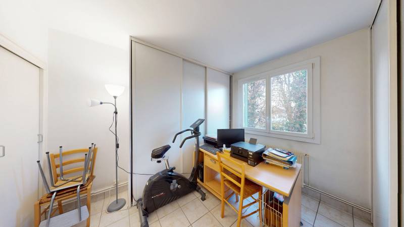 APPARTEMENT T4 LUMINEUX AVEC BALCON, GARAGE ET CAVE - QUARTIER CENTRE VILLE ÉVREUX
