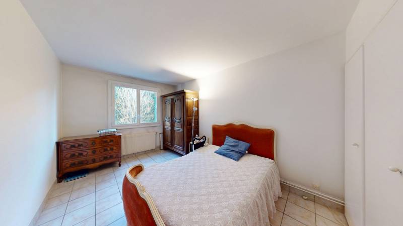 APPARTEMENT T4 LUMINEUX AVEC BALCON, GARAGE ET CAVE - QUARTIER CENTRE VILLE ÉVREUX