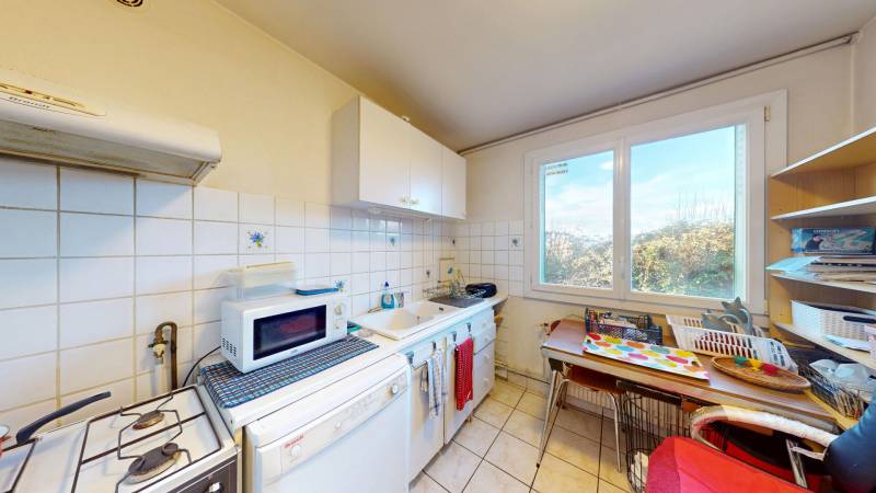 APPARTEMENT T4 LUMINEUX AVEC BALCON, GARAGE ET CAVE - QUARTIER CENTRE VILLE ÉVREUX