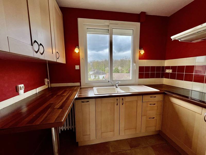 Appartement T4 à vendre à Évreux – Quartier Saint-Michel – 67 m² – Balcon – Dernier étage