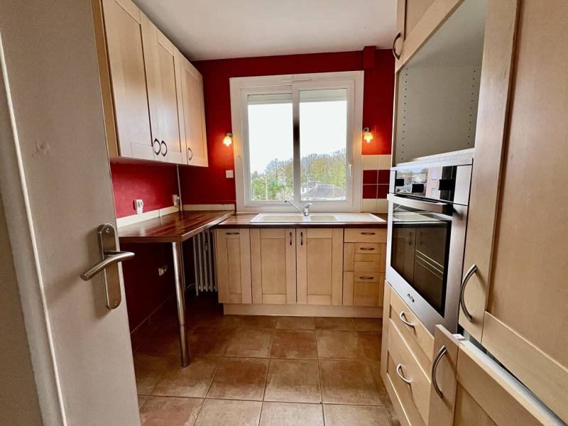 Appartement T4 à vendre à Évreux – Quartier Saint-Michel – 67 m² – Balcon – Dernier étage