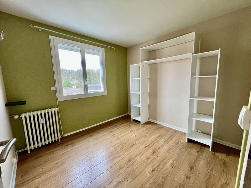 Appartement T4 à vendre à Évreux – Quartier Saint-Michel – 67 m² – Balcon – Dernier étage