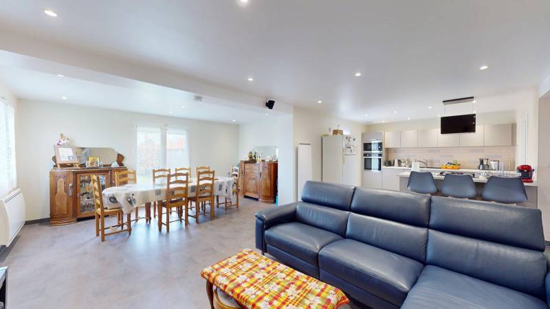  Maison familiale F6 de 145 m² à vendre à 20 minutes d’Évreux, avec jardin arboré et suite parentale