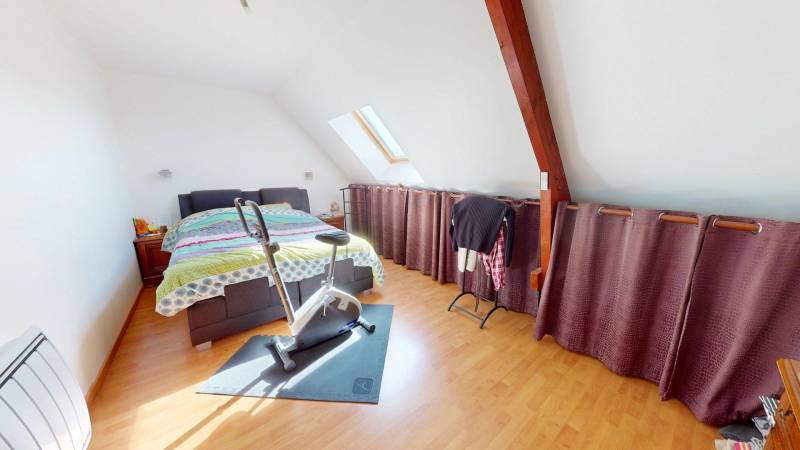  Maison familiale F6 de 145 m² à vendre à 20 minutes d’Évreux, avec jardin arboré et suite parentale