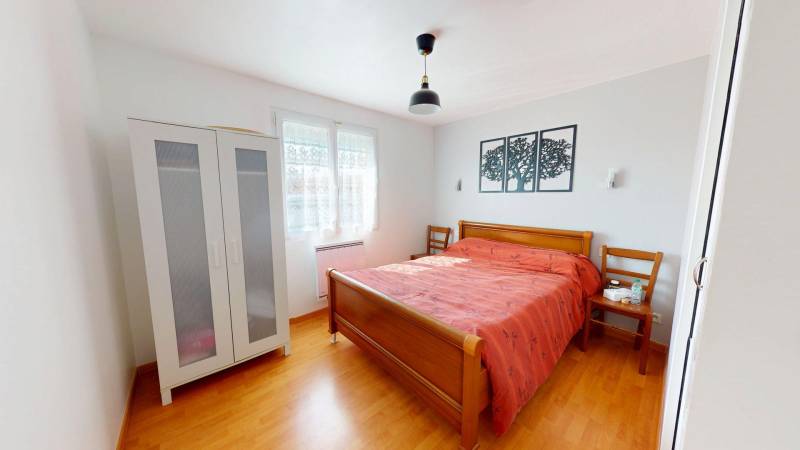  Maison familiale F6 de 145 m² à vendre à 20 minutes d’Évreux, avec jardin arboré et suite parentale